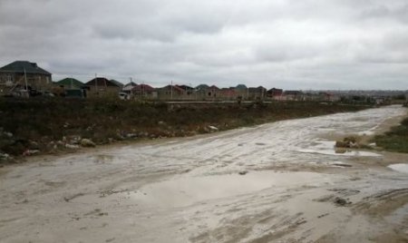 Sabunçu rayonunda təcili yardım maşınları belə bu küçəyə girmir – Fotolar, Video