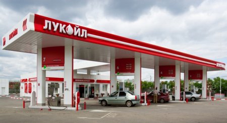 "Lukoil" yanacaq doldurma məntəqəsində açıq-aşkar oğurluq 