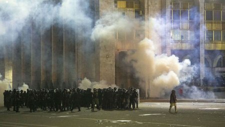 Etirazlar zamanı xəsarət alanların sayı 700-ü keçdi