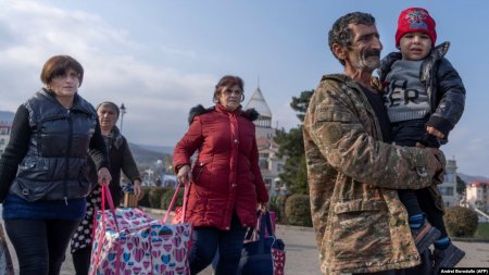 Ermənilərin Qarabağa qayıtmasını Rusiya sülhməramlıları təmin edib