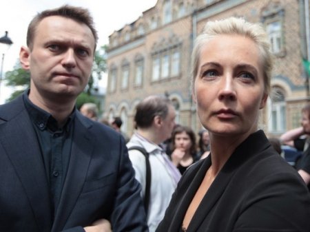 Yuliya Navalnaya da həbs edildi Yuliya Navalnaya da həbs edildi