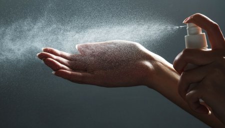 Sprey maska və ya geyimin üzərinə vurulanda koronavirus xüsusi üsulla tapılaraq deaktiv olunur Sprey maska və ya geyimin üzərinə vurulanda koronavirus xüsusi üsulla tapılaraq deaktiv olunur