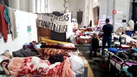Dünyaya səslərini eşitdirmək istəyən qaçqınlar kilsədə toplaşdılar