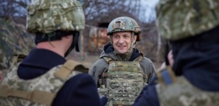 Zelenski silahlı qüvvələrin sayının 261 minə çatdırılması haqda sərəncam imzaladı