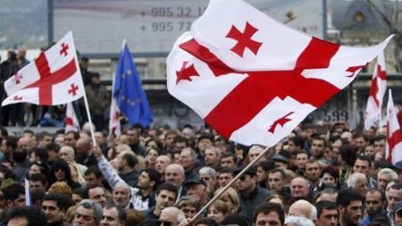 Gürcüstanda aksiyalar başlayır Gürcüstanda aksiyalar başlayır