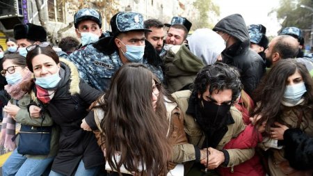 Müxalifət yenidən hökumət əleyhinə aksiyalara başlayacaq Müxalifət yenidən hökumət əleyhinə aksiyalara başlayacaq