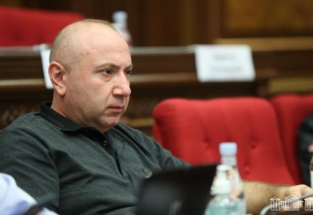 "Əgər o özünü güllələməyibsə, demək, özünə hörmət hissi yoxdur" "Əgər o özünü güllələməyibsə, demək, özünə hörmət hissi yoxdur"