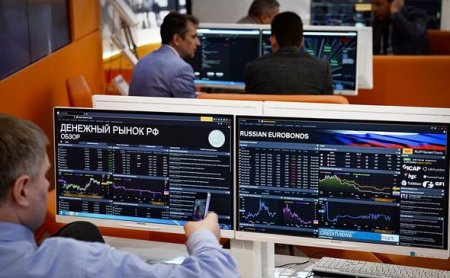 Rusiya səhm bazarı 30 %-ə qədər çökdü Rusiya səhm bazarı 30 %-ə qədər çökdü