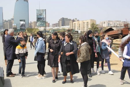 Demokratiyanın və Milli Dəyərlərin Təbliği İB Hərbi Qənimətlər parkında tədbir keçirdi