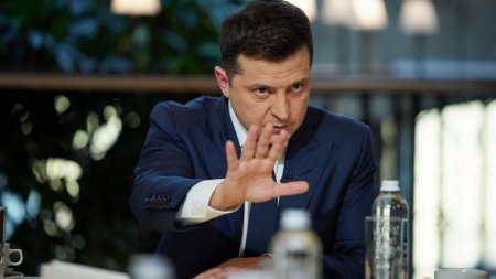 "Kissincer deyir ki, ölkənin bir hissəsini Rusiyaya verək" "Kissincer deyir ki, ölkənin bir hissəsini Rusiyaya verək"