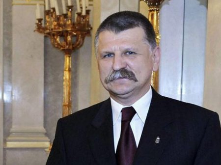 "Heç bir dövlət başçısının kömək istəməsini xatırlamıram" "Heç bir dövlət başçısının kömək istəməsini xatırlamıram"