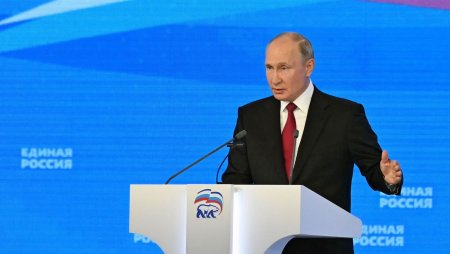 “Rusiya maliyyə və texnoloji təcavüzlə üz-üzədir" “Rusiya maliyyə və texnoloji təcavüzlə üz-üzədir"