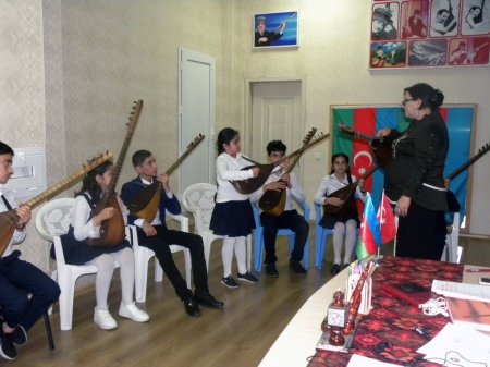 "Aşıq Pəri Məclisi” Ozan Sənətinin Təbliği İctimai Birliyi yeniyetmə və gənclərə ikinci ustad dərslərini keçdi