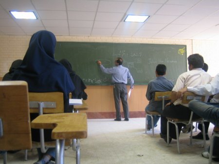 Rejim məktəbləri bağladı 