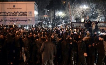 "Onlar despot hökmdarın razılığını əldə etmək üçün burada dayanıblar" 