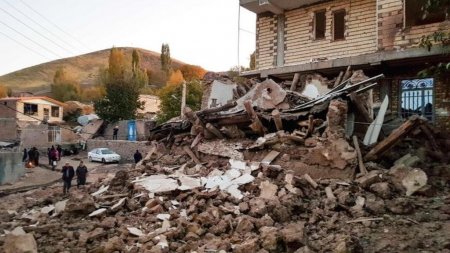 "İranın dövlət qurumları evləri dağılan vətəndaşlarına yardım etməyə tələsmirlər, başqalarına da imkan vermirlər" "İranın dövlət qurumları evləri dağılan vətəndaşlarına yardım etməyə tələsmirlər, başqalarına da imkan vermirlər"