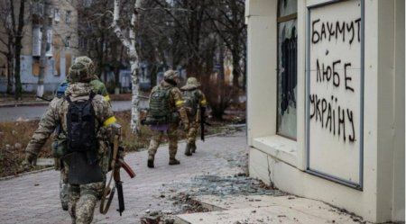 "Rusiya Ukrayna ordusunun uğurlarını isterik şəkildə qəbul edir" 