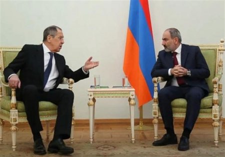 Lavrov Paşinyan hakimiyyətinə xəbərdarlıq etdi