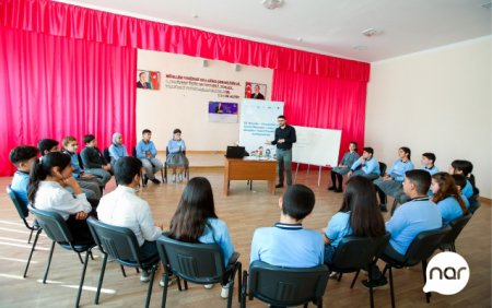 “Nar” Azərbaycanda uşaq hüquqlarının təşviqinə dəstək olur