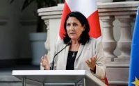 "Təzyiq altında qərar verməyəcəm" "Təzyiq altında qərar verməyəcəm"