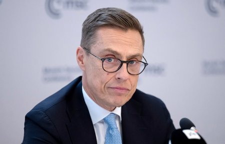 "NATO üzvlərinə hərbi xərcləri artırmaq üçün təzyiq daim olacaq" "NATO üzvlərinə hərbi xərcləri artırmaq üçün təzyiq daim olacaq"