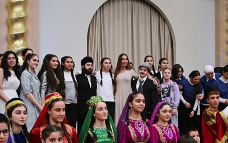 “Nar” sığınacaqda yaşayan uşaqların yaradıcılıq təşəbbüsünə dəstək oldu - FOTO “Nar” sığınacaqda yaşayan uşaqların yaradıcılıq təşəbbüsünə dəstək oldu - FOTO