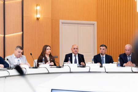 DİN yanında İctimai Şuranın təşəbbüsü ilə “Təhlükəsizlik və şəhərsalmanın müasir çağırışları” mövzusunda ictimai müzakirə keçirildi