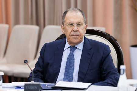 "Rusiya müəyyən strategiya tətbiq edir" "Rusiya müəyyən strategiya tətbiq edir"